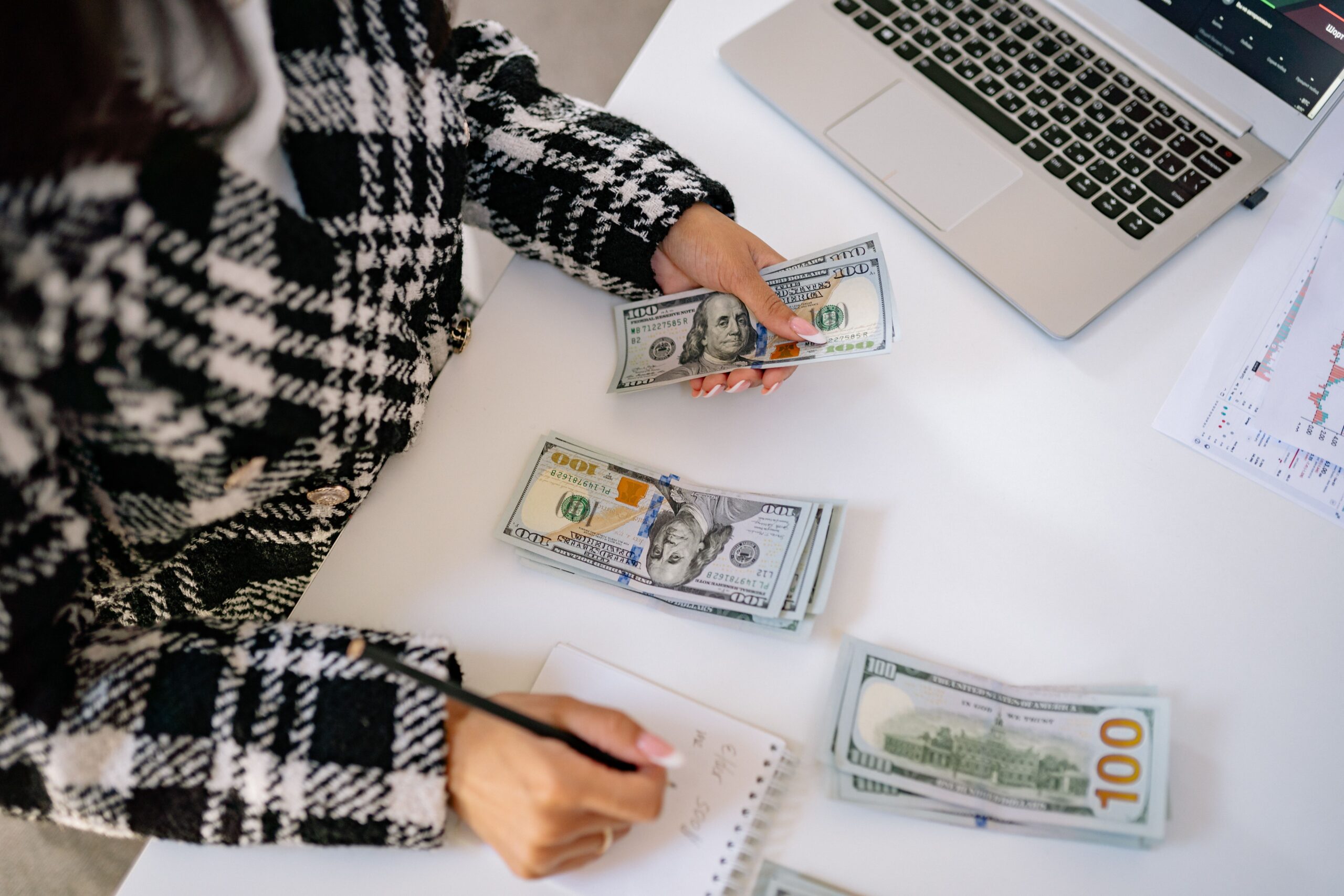 The Side Hustle Generation: Why One Income No Longer Feels Enough in 2026