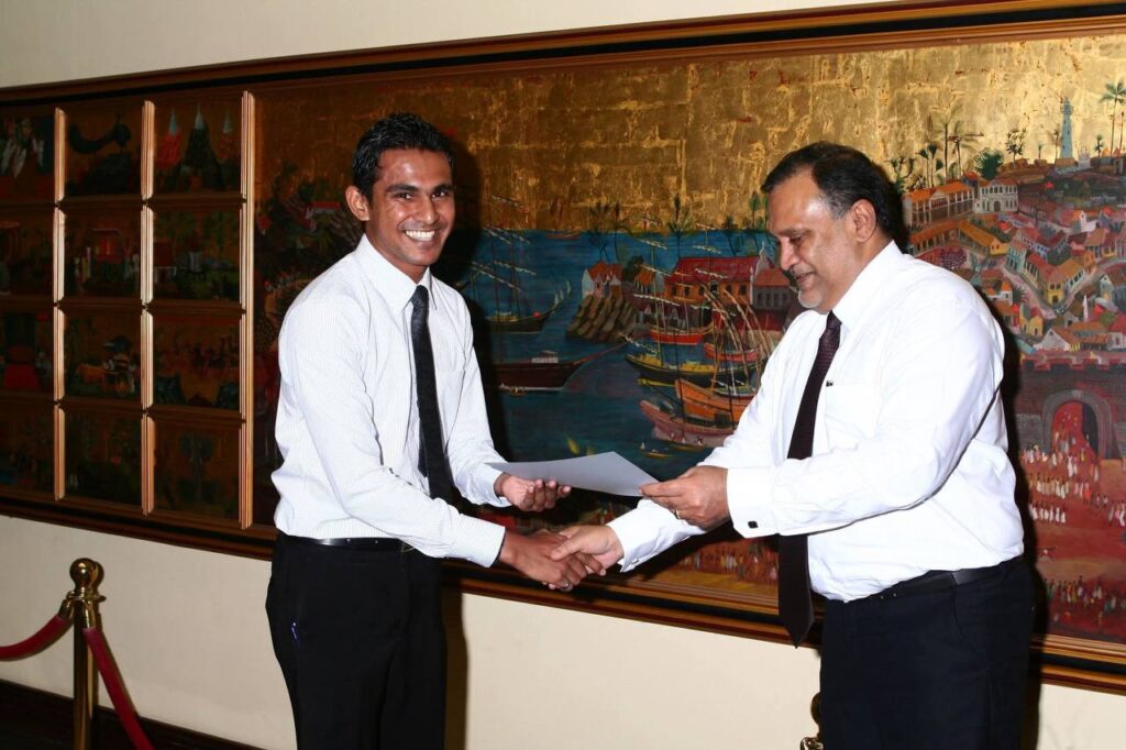 Receiving the CSR Award under former Chairman Susantha Ratnayake